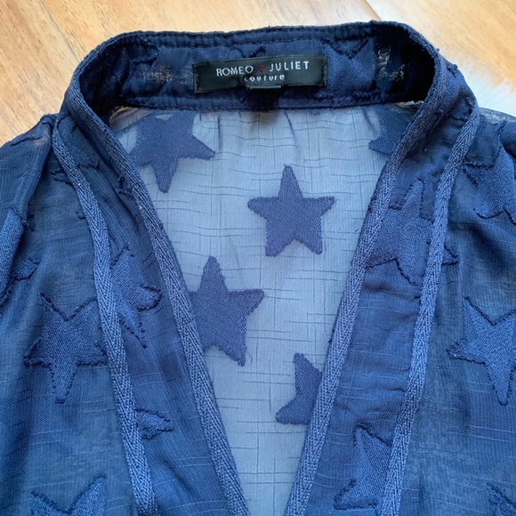 Romeo + Juliet Couture Blue Star Blouse Sz Small - Picture 2 of 7